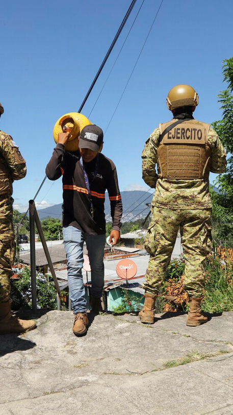 Nayib Bukele admitió la detención de al menos 8,000 inocentes en su lucha contra pandillas en El Salvador