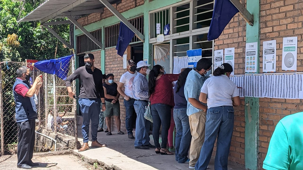 El país centroamericano celebró el este domingo 14 de marzo elecciones primarias bajo tensión e incertidumbre ante los continuos actos de corrupción de varios candidatos, con una oposición dividida y el partido de Gobierno inmerso en acusaciones de narcotráfico | Fotografía de Coyuntura por Marcia Perdomo