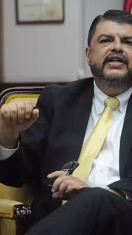 Ministro Zamora defiende video, postura y estrategias de seguridad en Costa Rica, mientras legisladores critican amenazas