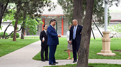 Trump y Xi escenifican una tregua comercial entre rivalidades estratégicas, negocios multimillonarios y tensiones globales