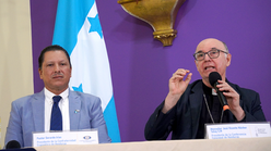 Iglesias de Honduras convocan histórica caminata "sin políticos" en defensa de la democracia ante crisis en el ente electoral