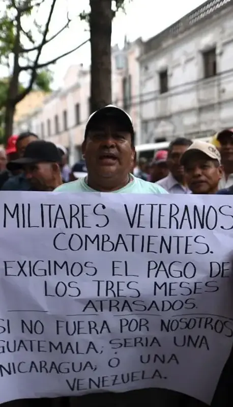 Veteranos militares de Guatemala continúan bloqueos en demanda de pago de deudas
