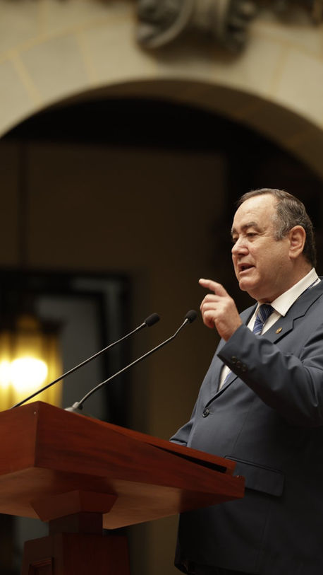 Alejandro Giammattei, el ya casi expresidente de Guatemala, dijo que recibió amenazas de Estados Unidos y la Unión Europea; también reveló que padeció cáncer