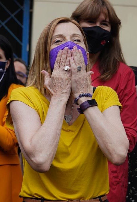 Salen de la cárcel los líderes independentistas catalanes indultados por el Gobierno de España