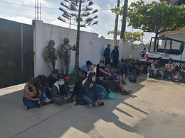 Hallados 233 migrantes centroamericanos en un tráiler abandonado al sur de México
