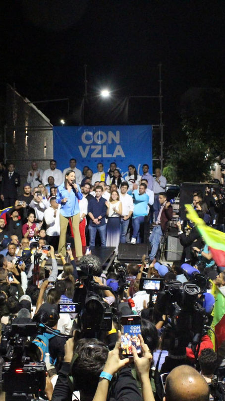 Abrumadora victoria de Machado en históricas primarias desencadena desafío a Maduro de cara al 2024