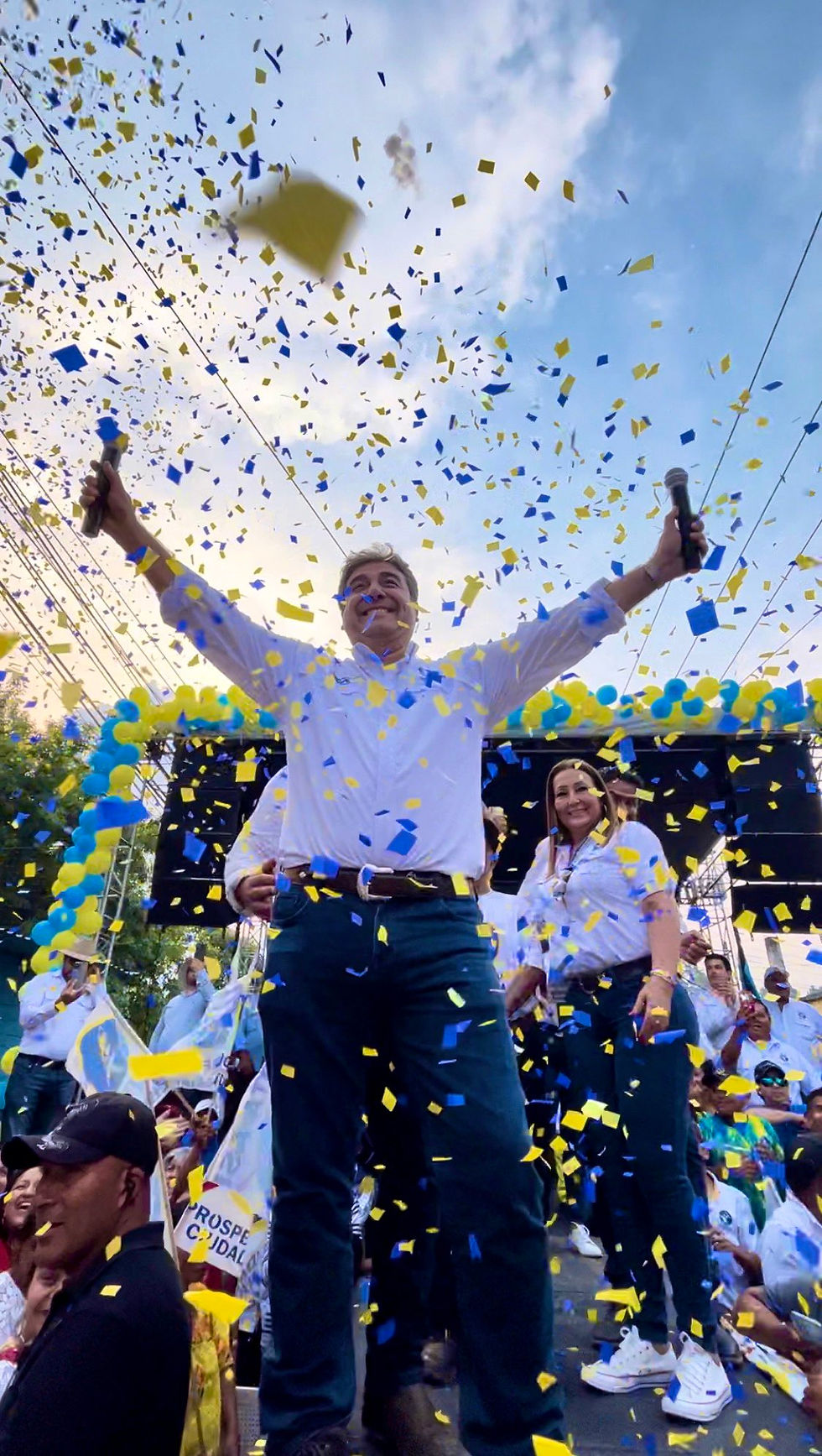 Carlos Pineda, presidenciable de Guatemala en suspensión, durante un mitin en abril de 2023 | Fotografía cortesía