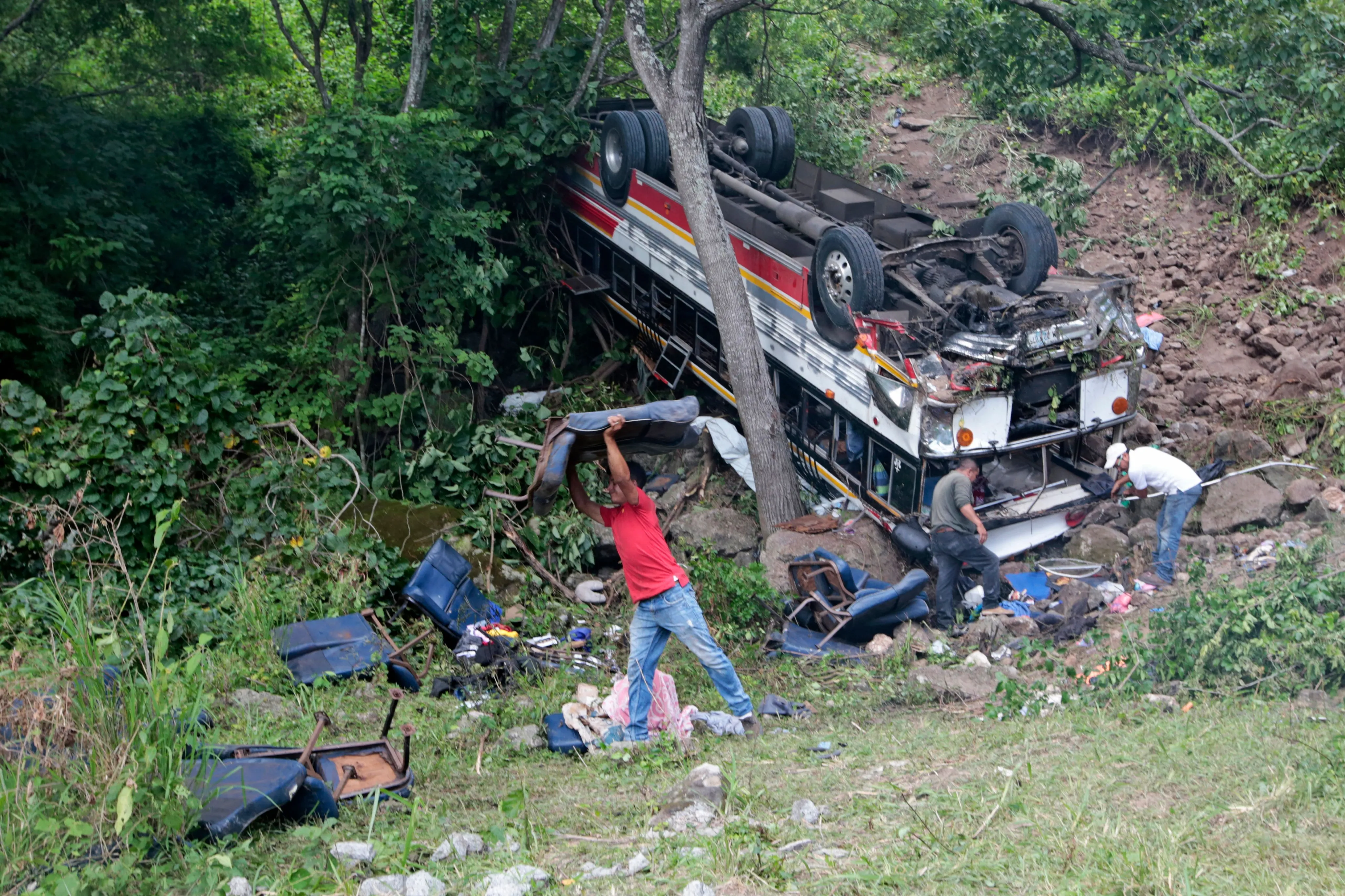 Imagen de archivo de un accidente en Nicaragua, de marzo de 2023, cuando se registraron al menos 14 personas en ruta migratoria | Fotografía de AFP por Oswaldo Rivas