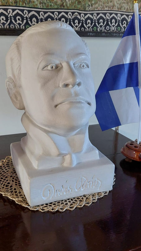 Falta profundidad en el estudio dariano