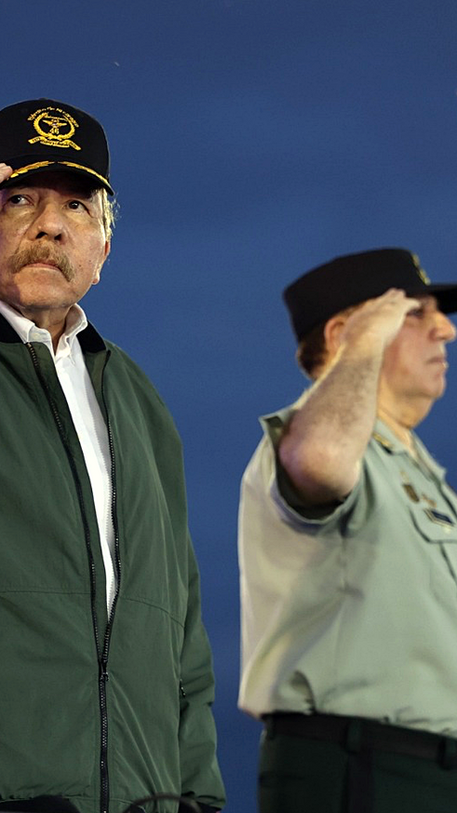 Daniel Ortega califica de "payasada" operativo de EE.UU. contra bote venezolano en el Mar Caribe, mientras la vigilancia y represión en Nicaragua alcanzan niveles récord