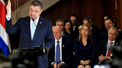 Rodrigo Chaves no renuncia, pero su gabinete se vacía: estrategia electoral y blindaje político marcan el pulso del Ejecutivo en Costa Rica