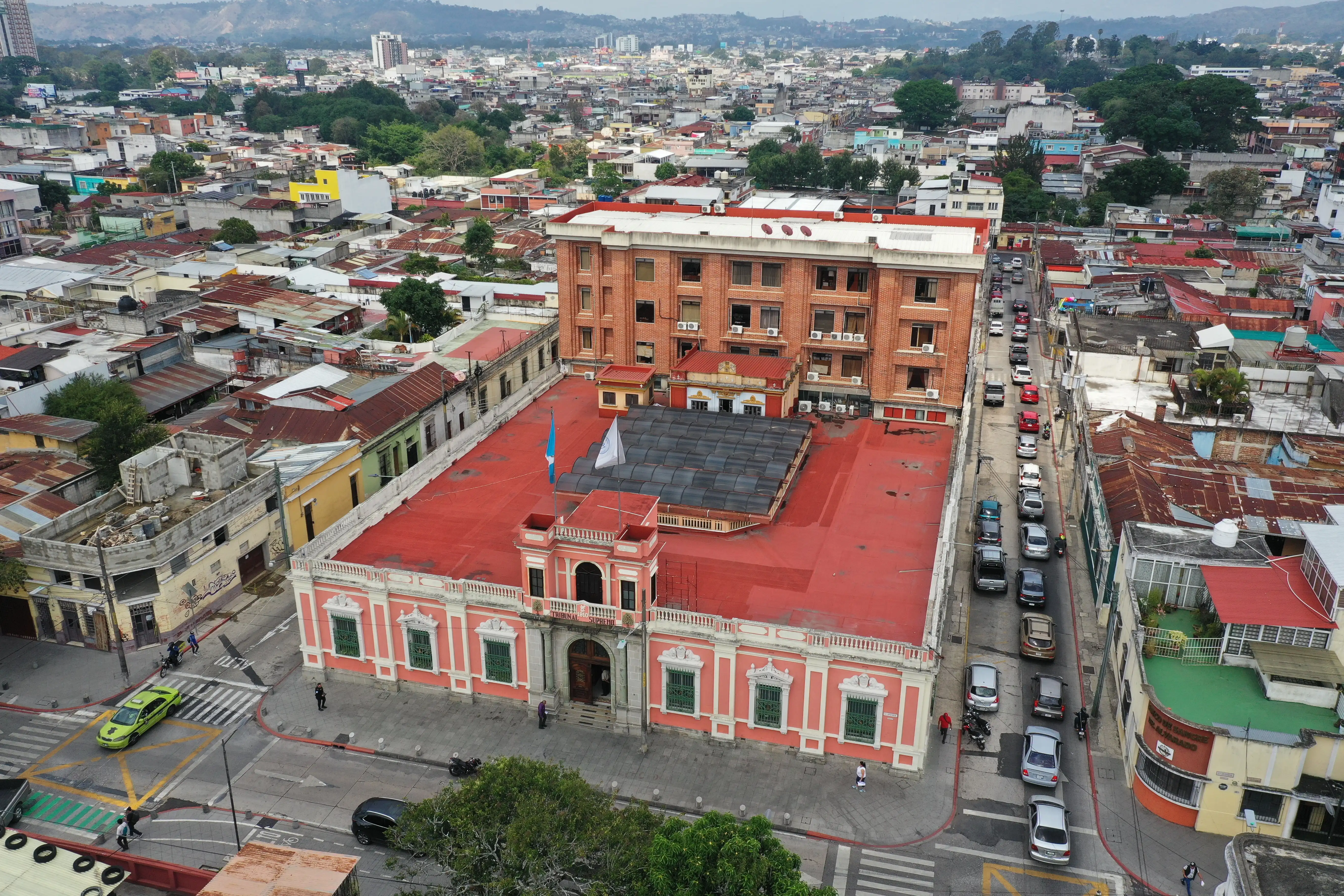 Imagen aérea de las instalaciones centrales del Tribunal Supremo Electoral de Guatemala | Fotografía de Prensa Libre por Roberto López