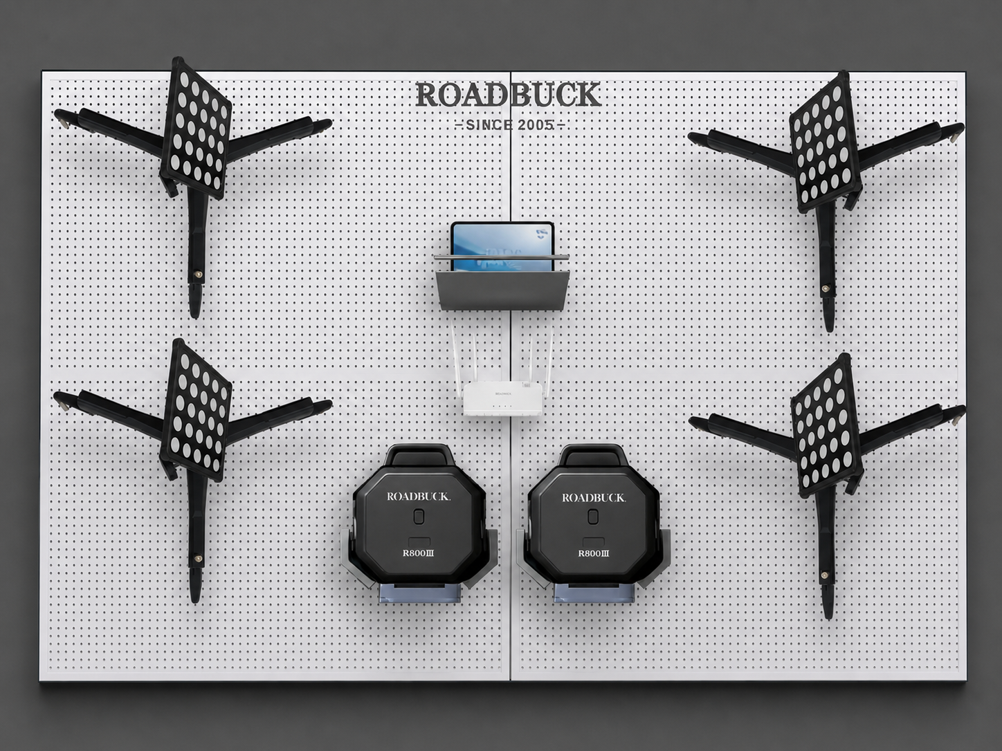 Lift-mounted 3D wheel aligner with five 5 MP camera sets, multi-screen operation and Bluetooth connectivity.