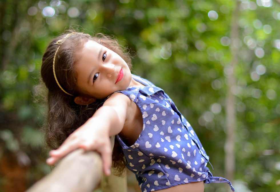 A vida é feita de momentos, e o que seria da vida sem grandes recordações, e o que seria das recordações se não fosem as fotografias para nos relembrar. Ensaio muito contagiante entre mãe e filha, um amor único e envolvente. Lindo de se ver.