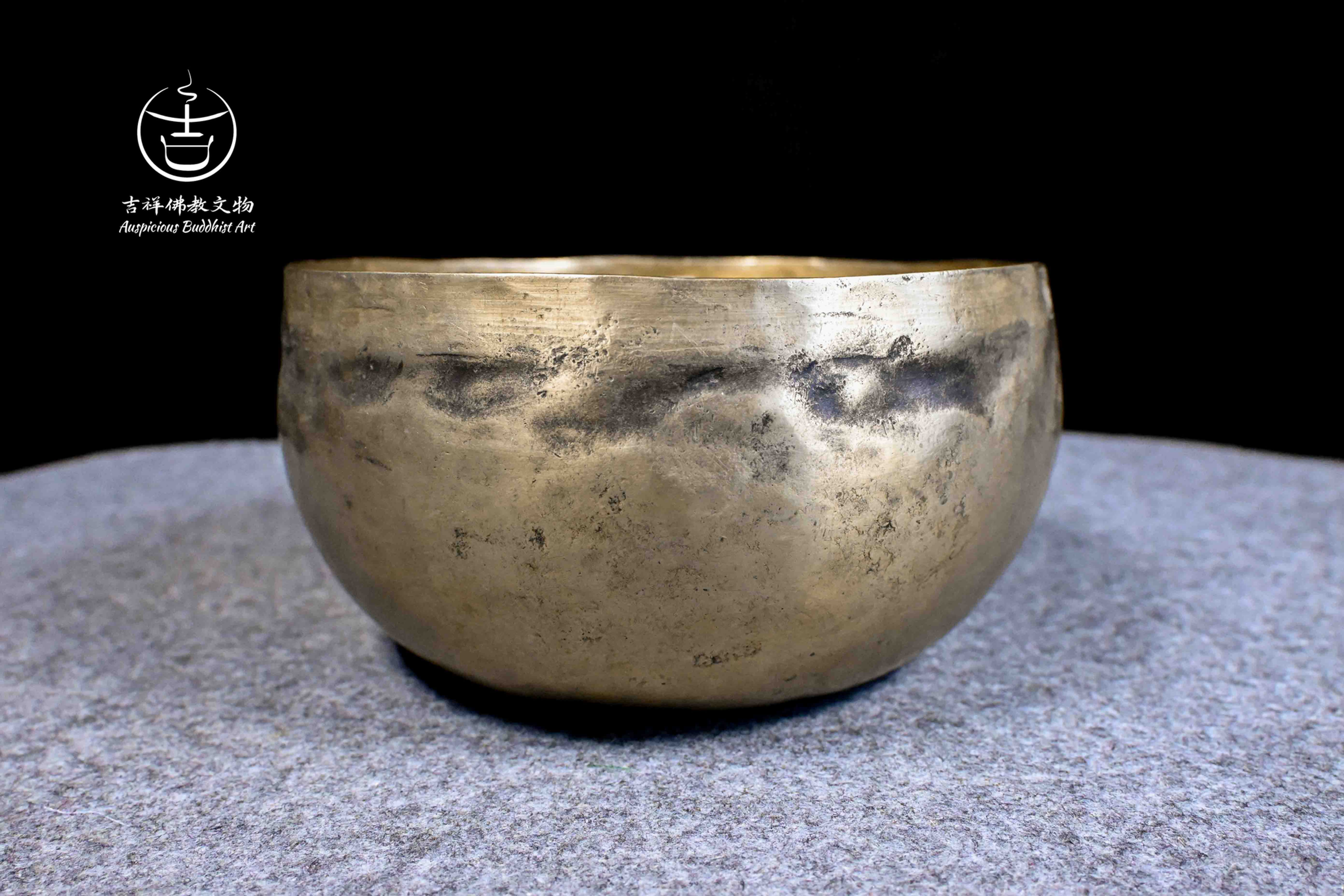 Antique ultabati singing bowl D Key yoga meditation music therapy relax