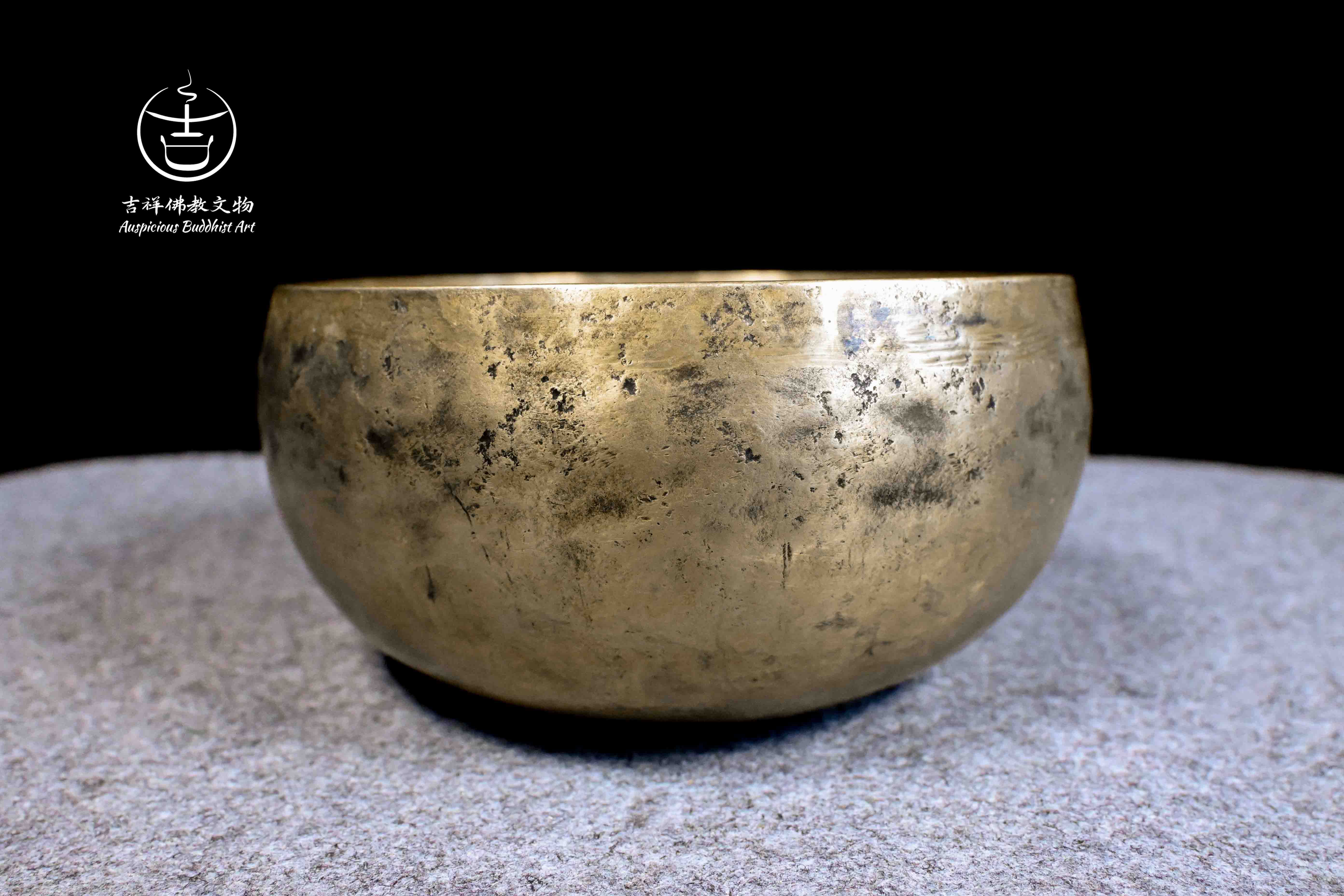 Antique ultabati singing bowl F Key yoga meditation music therapy relax