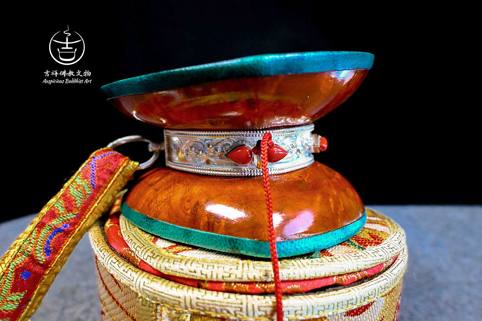 縮圖：Handmade Premium Bhutanese Golden Wood  Silver Damaru  Ritual Item