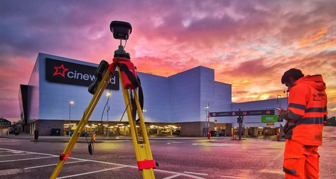 GNSS בשעת הזהב: פעולות מדידה של שעות הבוקר המוקדמות בעיצומן בדרום רויסליפ (South Ruislip).