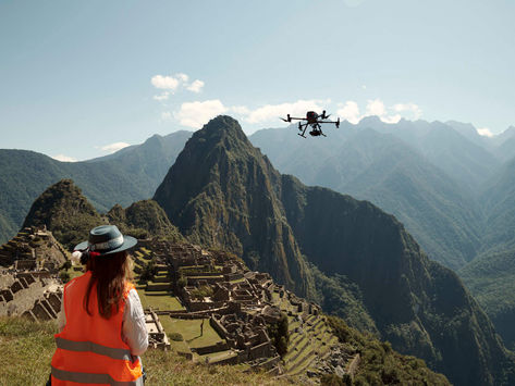 לכידת הלב של הרי האנדים: טכנולוגיית רחפנים בסרט "פדינגטון בפרו"
