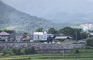 全景＿高速道路からは大きく見える