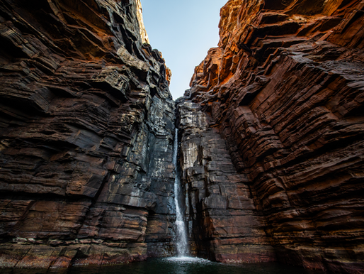 赤い大地と紺碧の海──シーボーンで訪れるキンバリー、世界最後の秘境