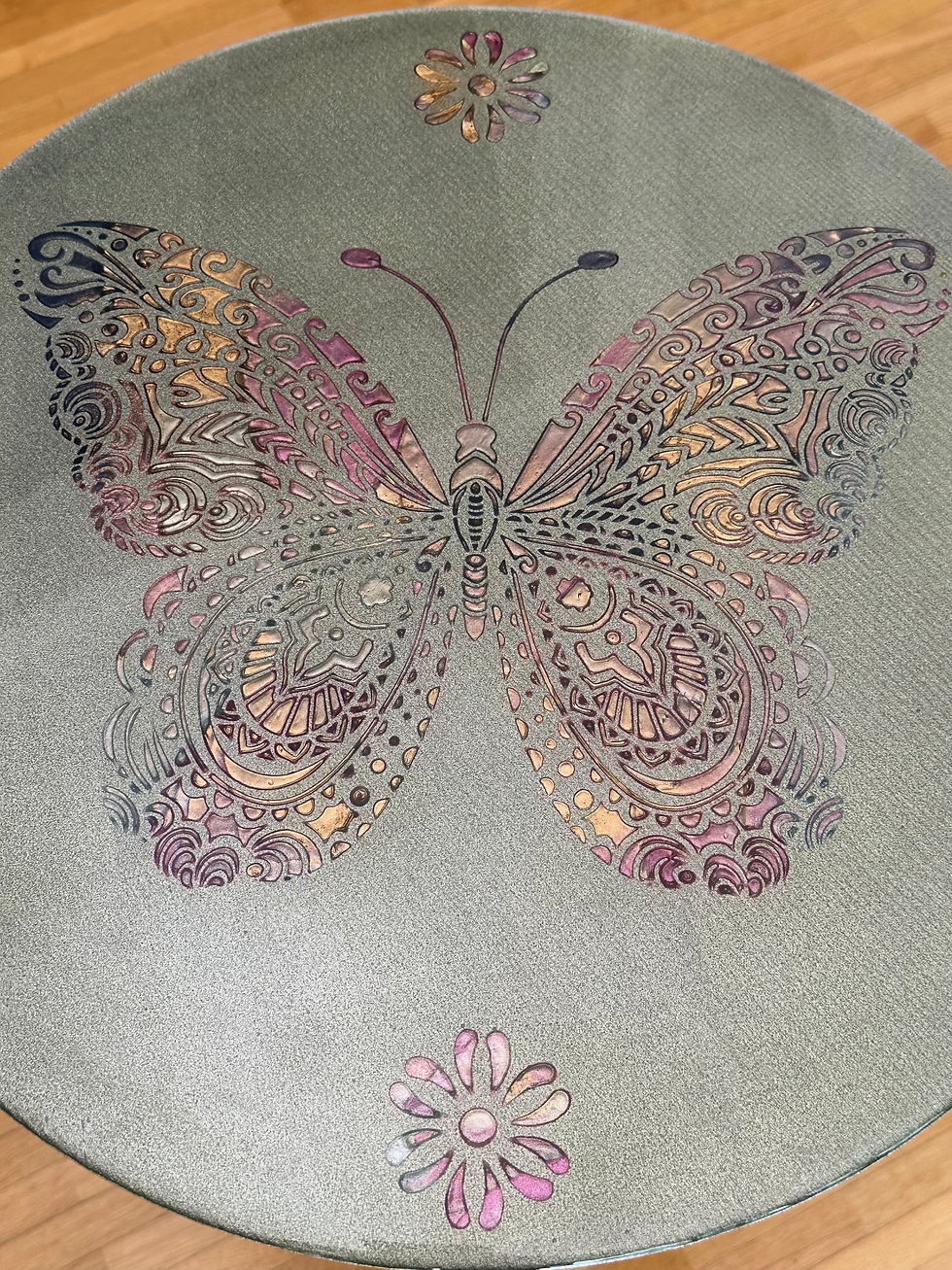 Miniaturbild: Beistelltisch Schmetterling