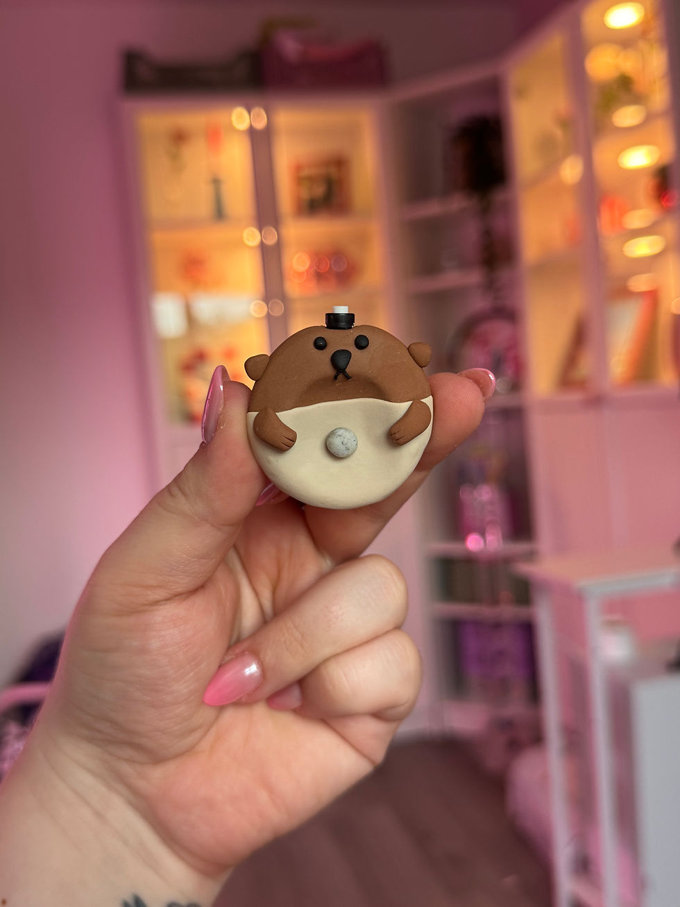 Thumbnail: Clicking Otter Worry Stone