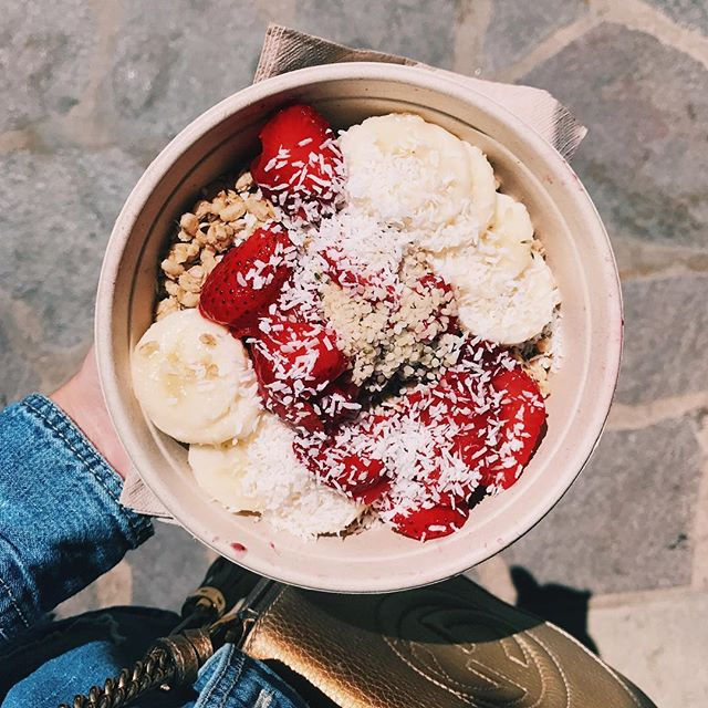 Because we all need to pretend to be healthy sometimes 🤷🏼‍♀️🍓🍌