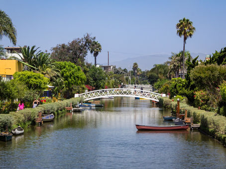 Wander the Charming Venice Canals 🌊🏡 – LA’s Hidden Gem