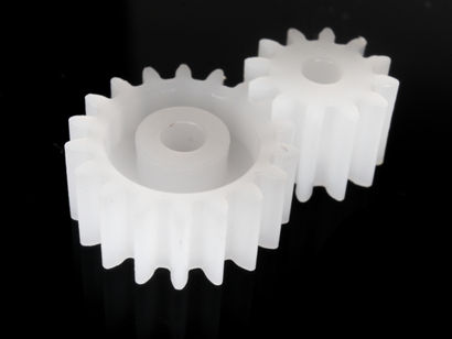 プラスチックの機械的性質：静的強度と疲労強度の関係