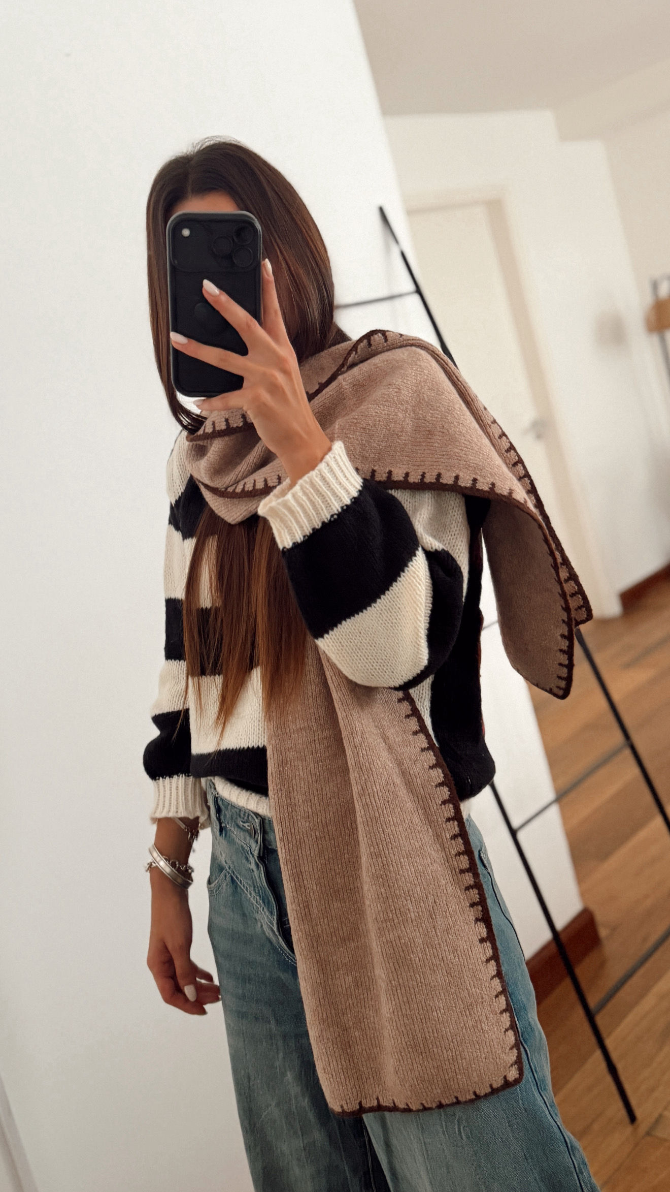 BUFANDA TEJIDA BEIGE Y MARRÓN 