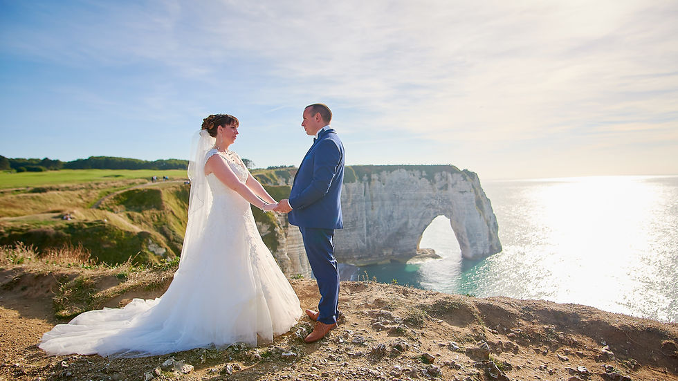 Mariage en Normandie : Trash The Dress à Etretat.