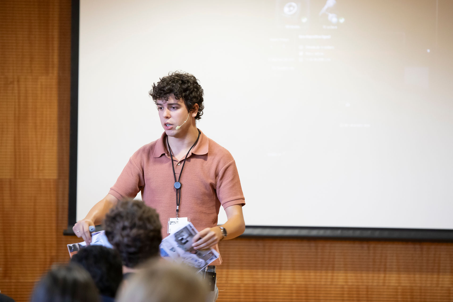 Nuno Almeida pitching at the UPTEC NON-STOP '24 stage