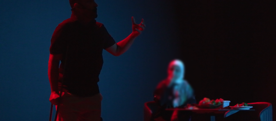 المركز الثقافي في مجمع الهمة يجسّد معاناة أحد جرحى القوات الامنية في عرض توعوي مؤثر