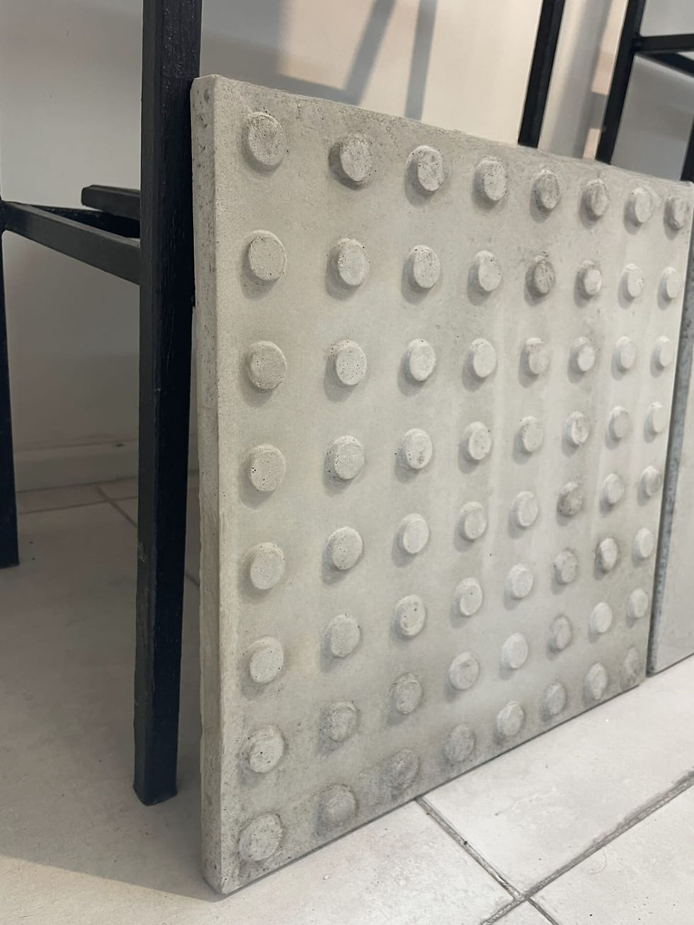 Miniatura: 1M² Laja Podotactil Botones 40x40x2 cm