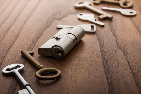 Keys and locks on table