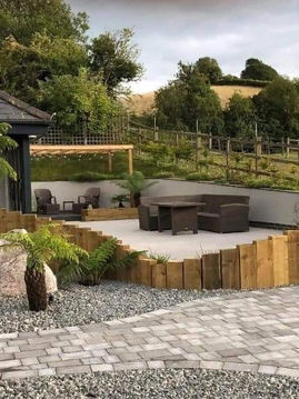Pavement and fencing garden design