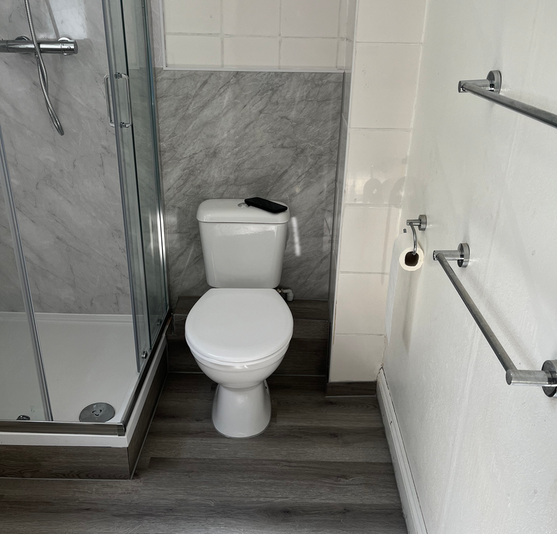Small modern bathroom