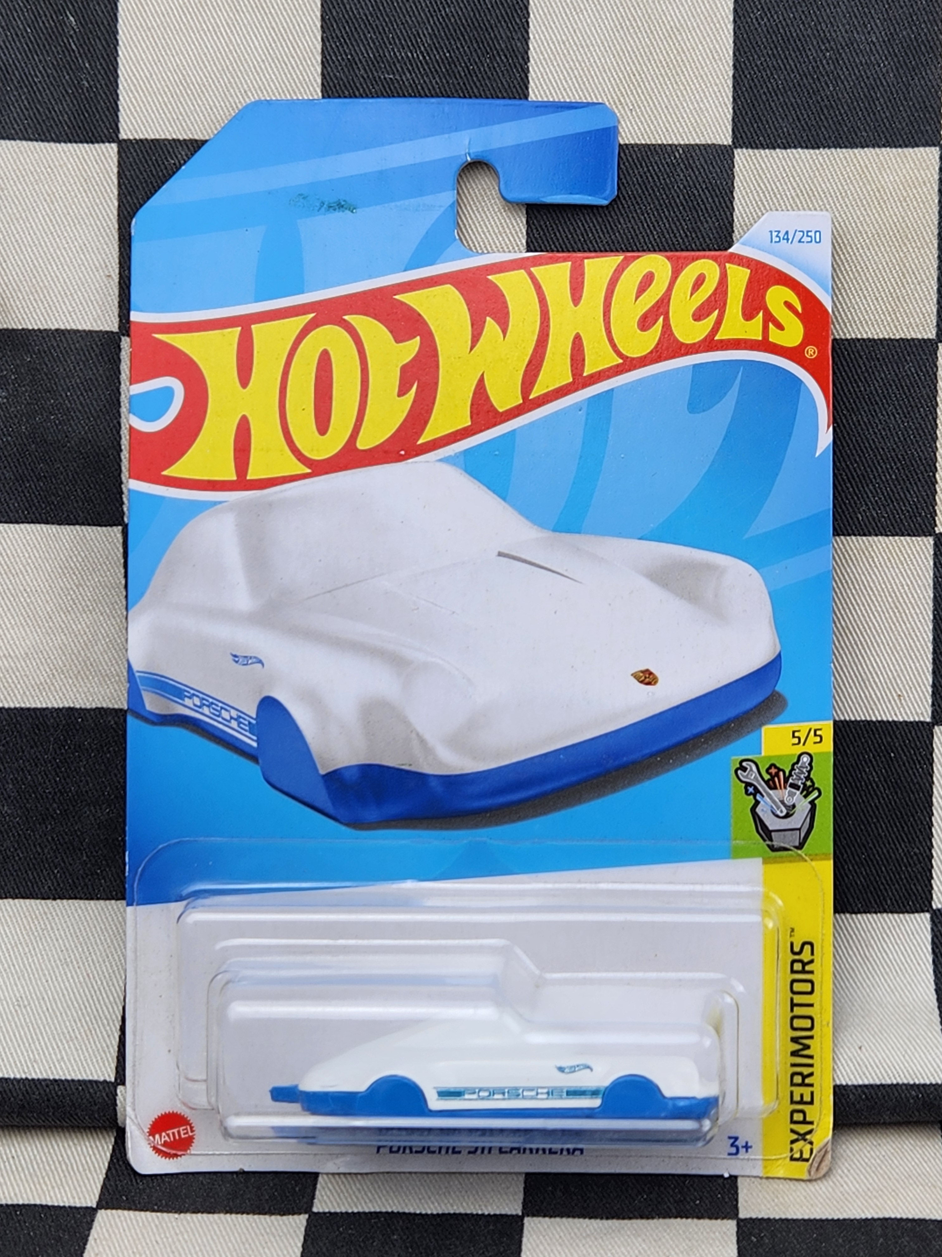 Hot Wheels 2024 Experimotors Porsche 911 Carrera Keyring White