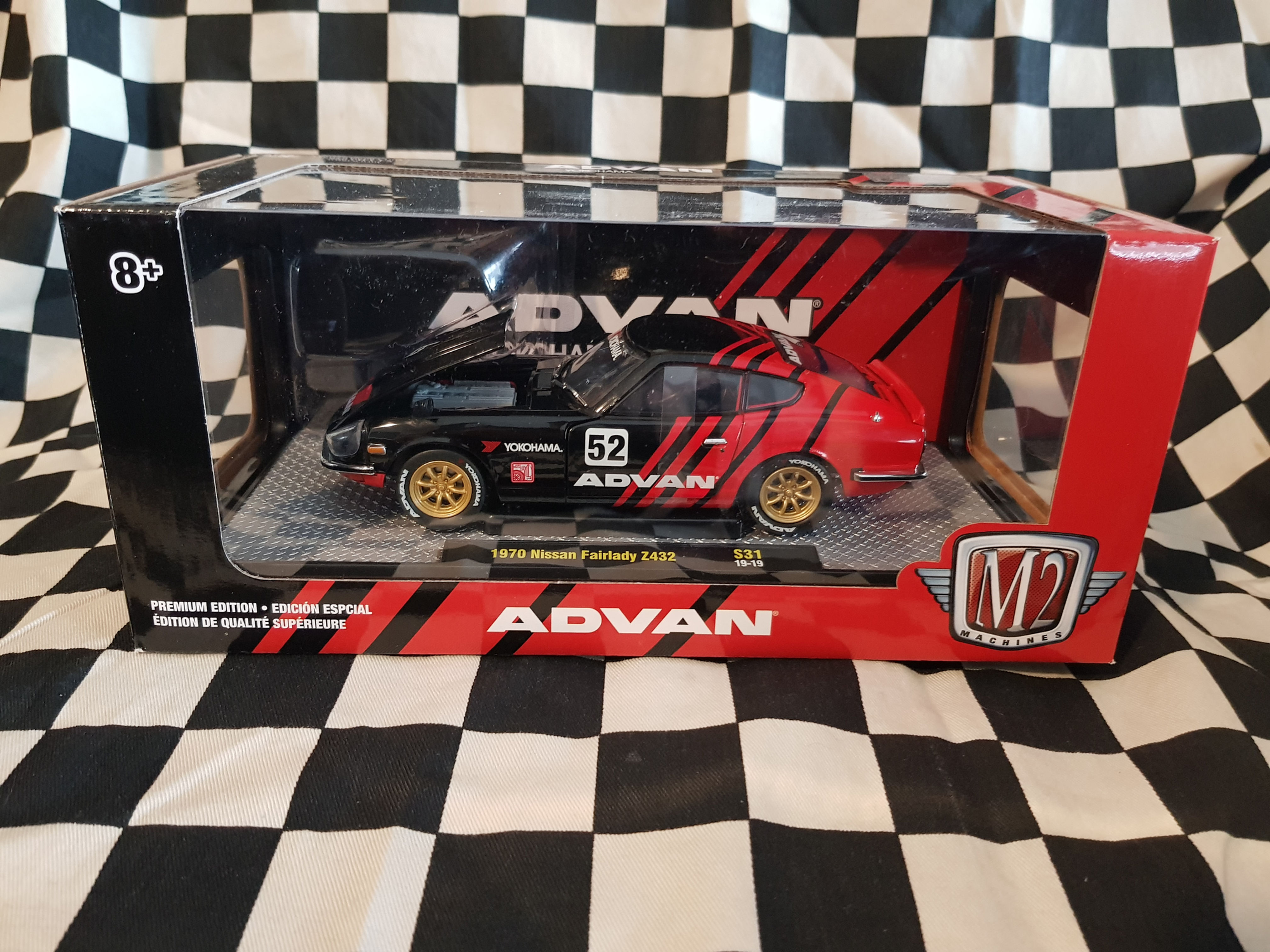 M2 Machines 1:24  Yokohama Advan 1970 Nissan Fairlady Z 432 Limited Edition