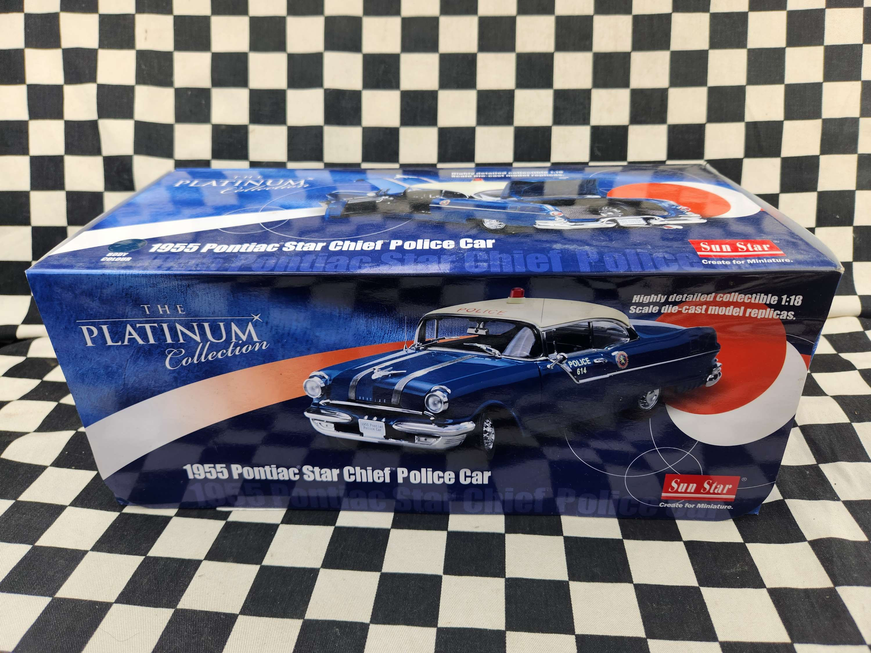 Sun Star Platinum Collection 1:18 1955 Pontiac Star Chief Police Car
