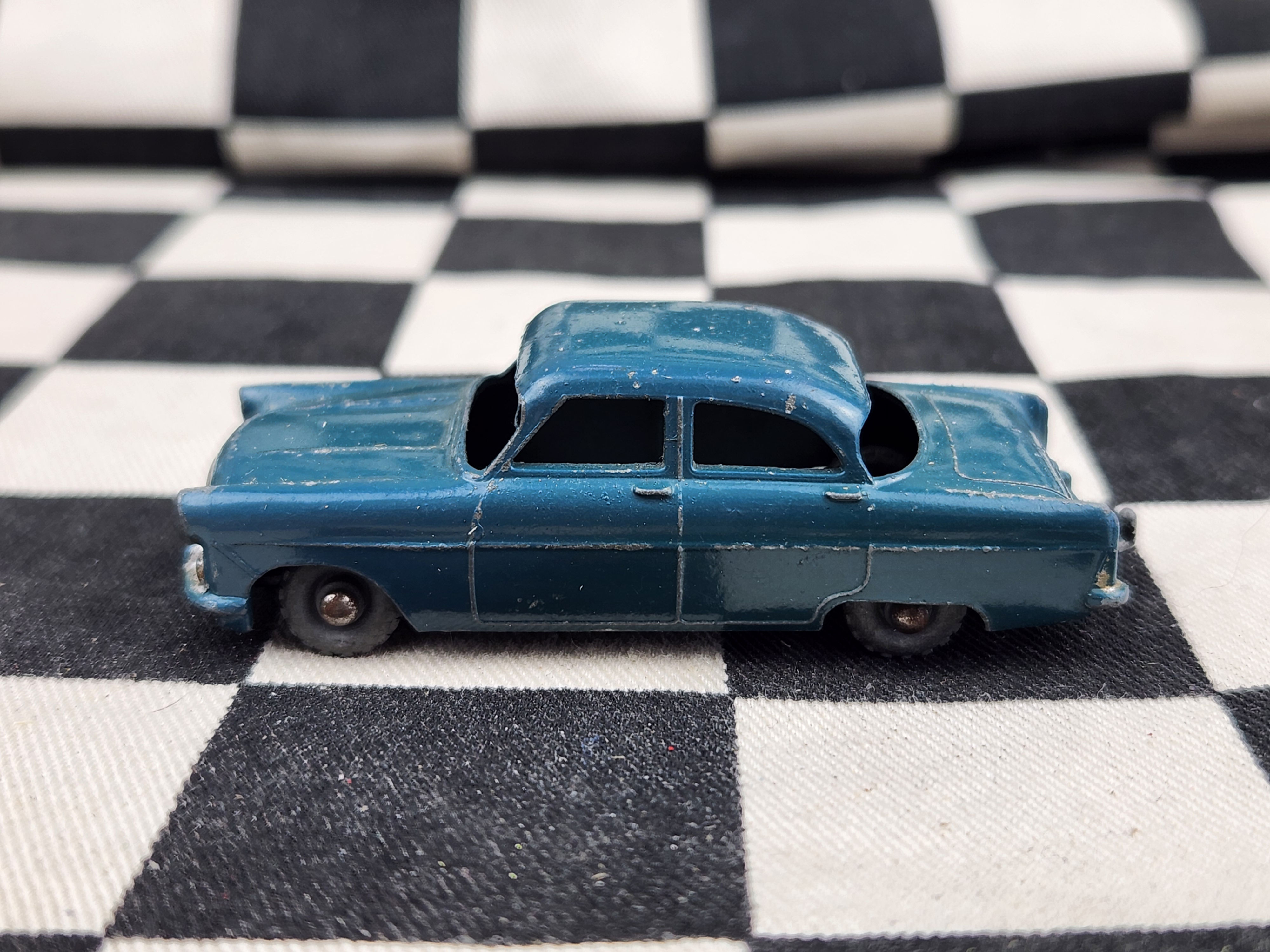 Vintage Loose Matchbox Lesney Ford Zodiac Dark Blue?Green