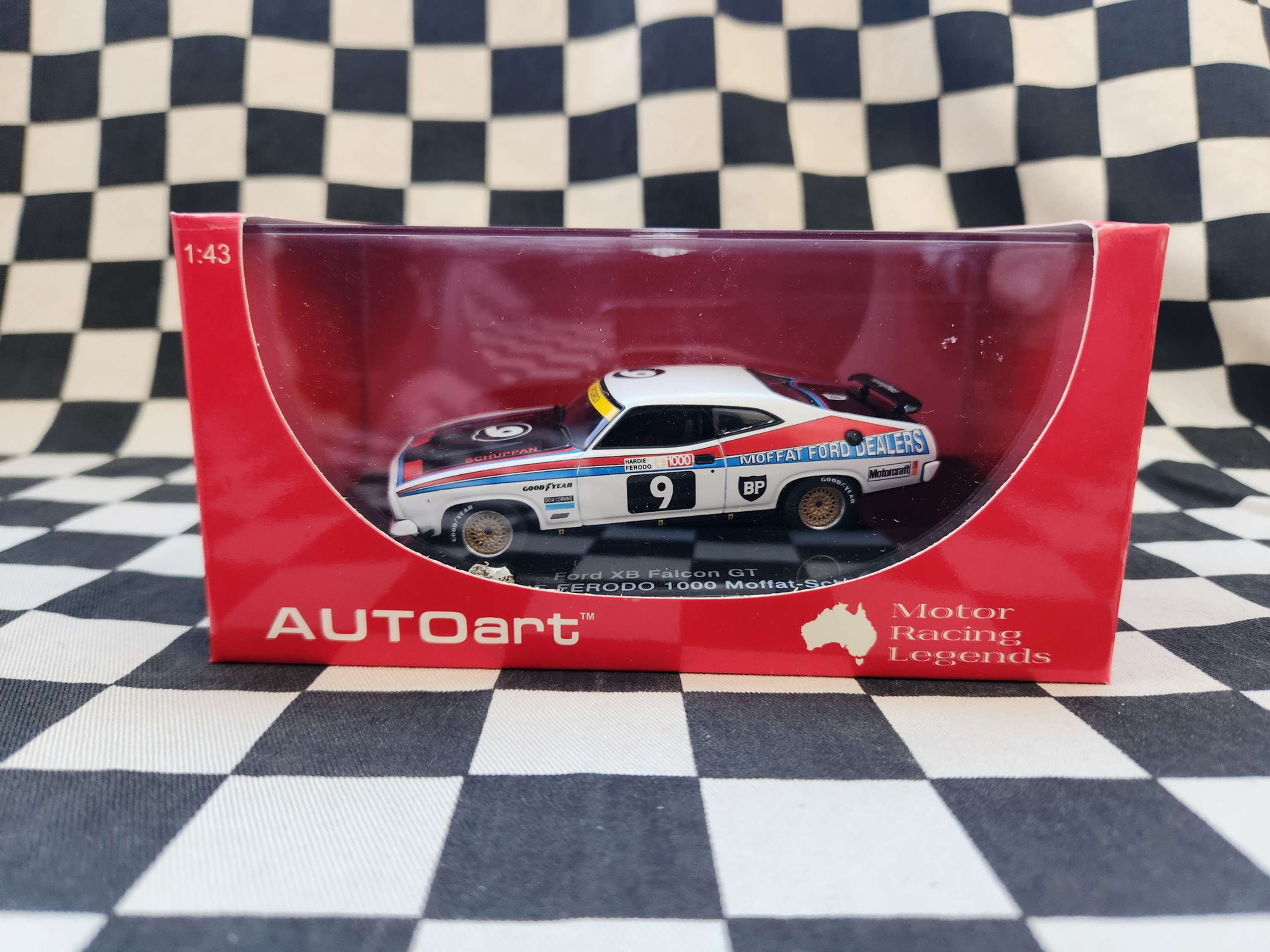 AutoArt 1/43 Ford XB Falcon GT 1976 Hardie Ferodo Bathurst 1000 Moffat Schuppan