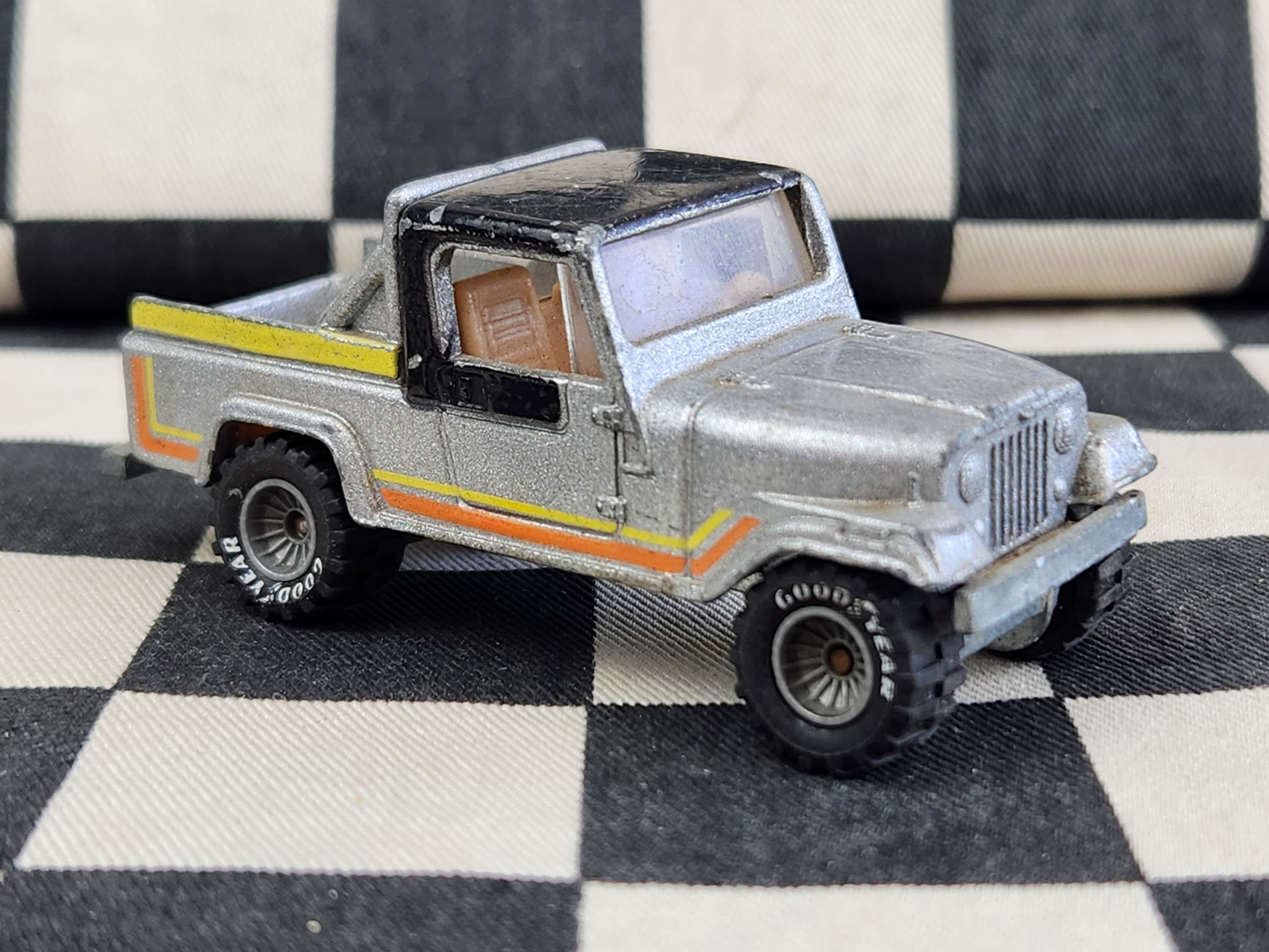 Vintage Loose Hot Wheels Jeep Scrambler Grey Hub Real Riders