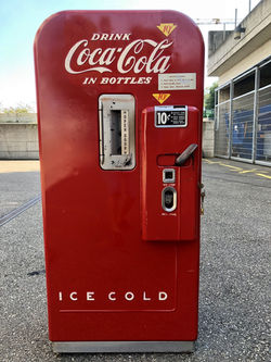 Vendo 39 Coke Machine