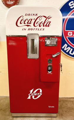 Coke-Machine Vendo 39