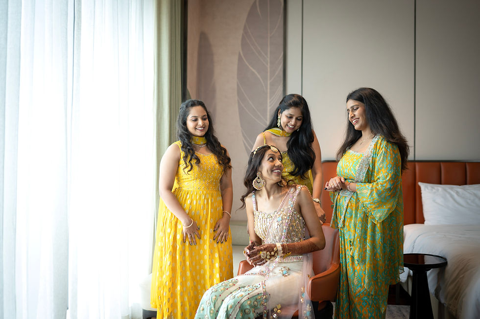 Juhi with bridesmaids at the Juhi & Abhishek wedding