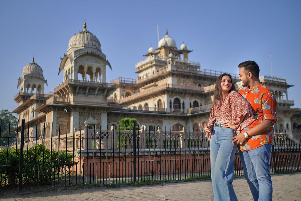 Disha & Dharam posing in front of Albert Hall Museum
