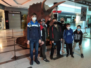 Dva v jednom - knižnica a výstava dinosaurov