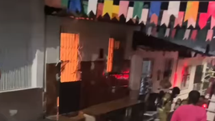 Amargosa: Corpo de Bombeiros contém chamas em uma casa
